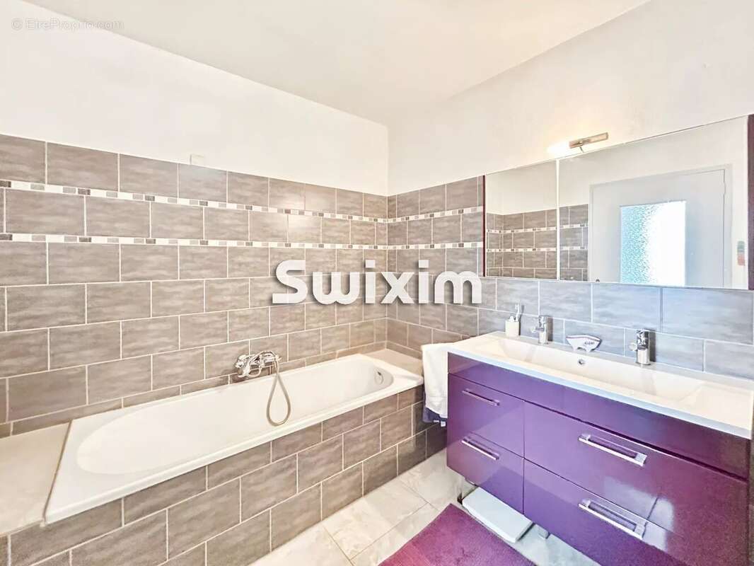 Maison à SUZE-LA-ROUSSE