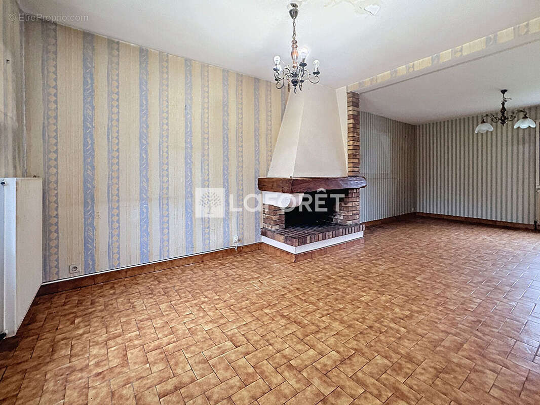 Maison à CHILLY-MAZARIN