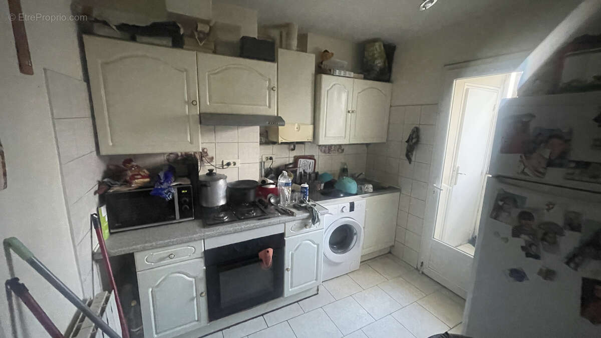 Appartement à MARSEILLE-4E