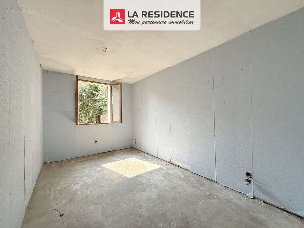 Maison 101 m² à La Verriere  - photo 3