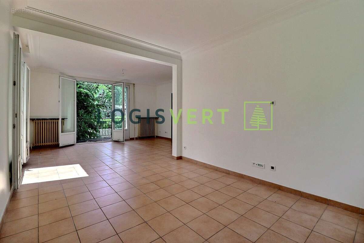 Maison 181 m² à Saint-Remy-Les-Chevreuse  - photo 6