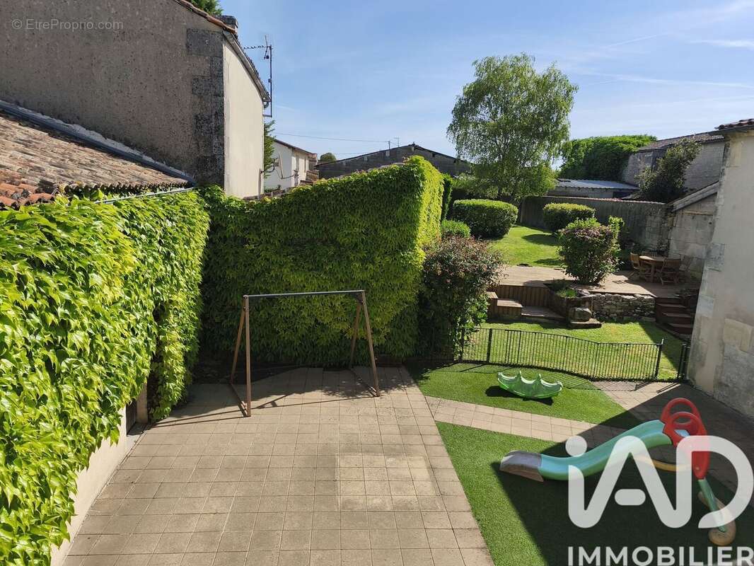 Photo 4 - Maison à CHATEAUBERNARD