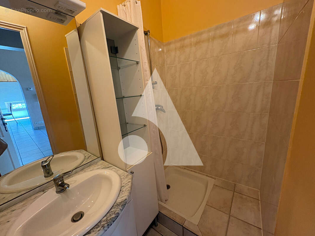 Appartement Vals Les Bains 2 pièce(s) 65.7 m2 - photo 7