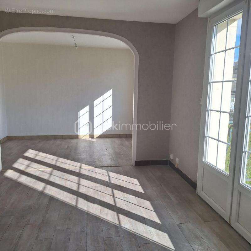 Maison à rénover – Centre-ville de Mayenne, proche écoles - photo 3