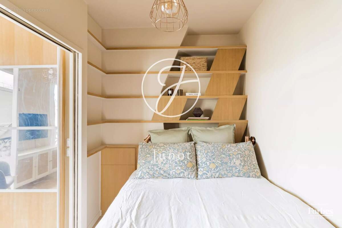 Appartement à PARIS-7E