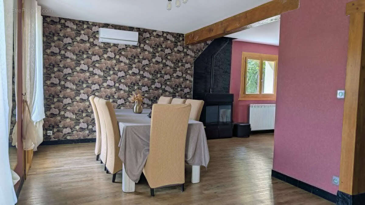 Maison à GRUCHET-LE-VALASSE