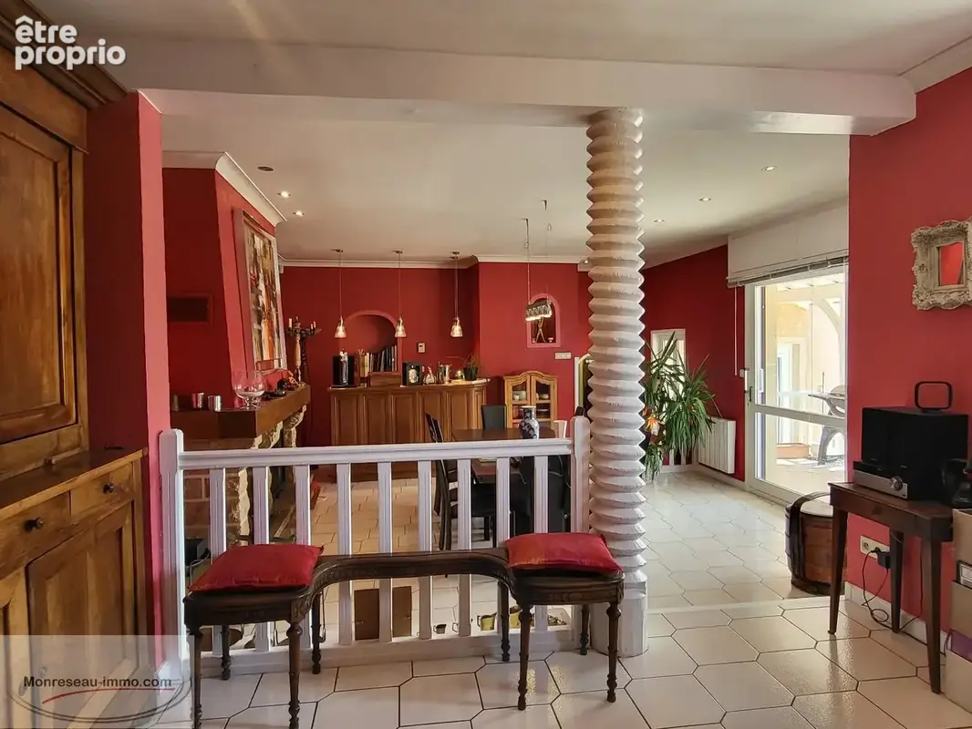 Propriete familiale avec caveau de 60m² ! - photo 11