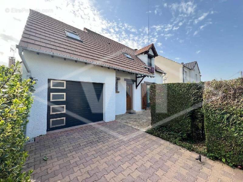 Maison à QUINCY-SOUS-SENART