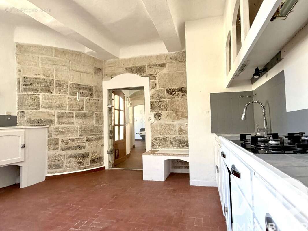 Photo 8 - Maison à SAINT-JEAN-DE-MARUEJOLS-ET-AVEJAN