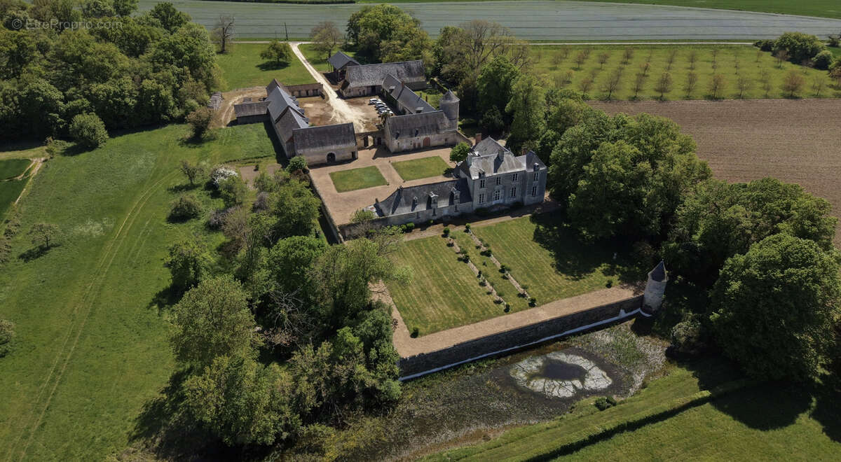 Maison à NEUVY-LE-ROI