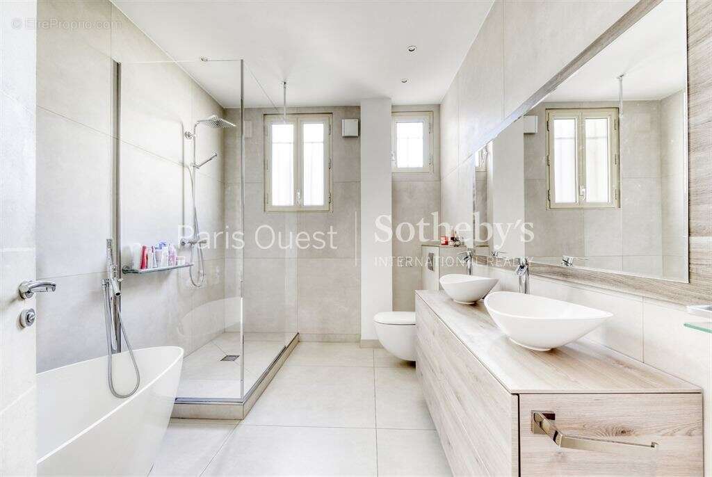 Maison à NEUILLY-SUR-SEINE