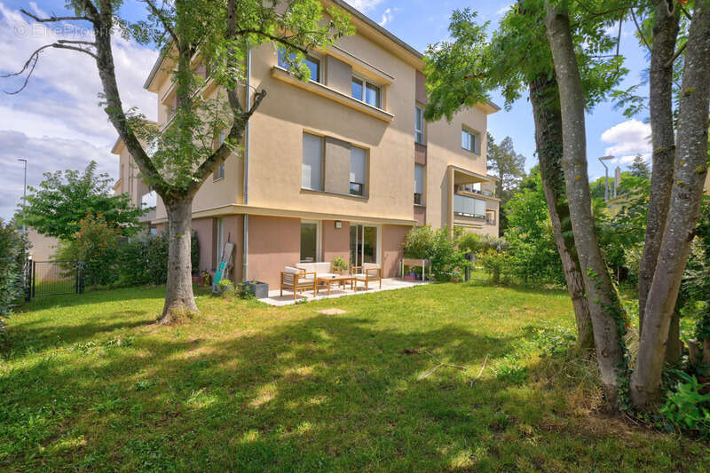 Appartement à SAINTE-FOY-LES-LYON
