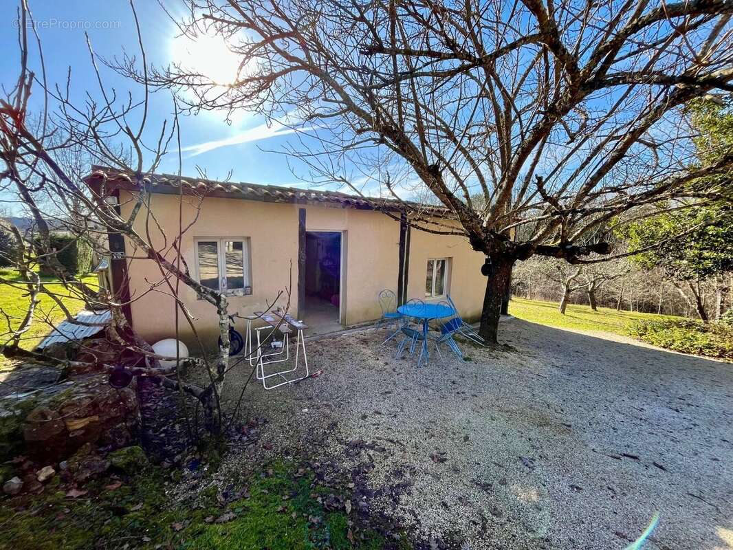 Maison à LIORAC-SUR-LOUYRE