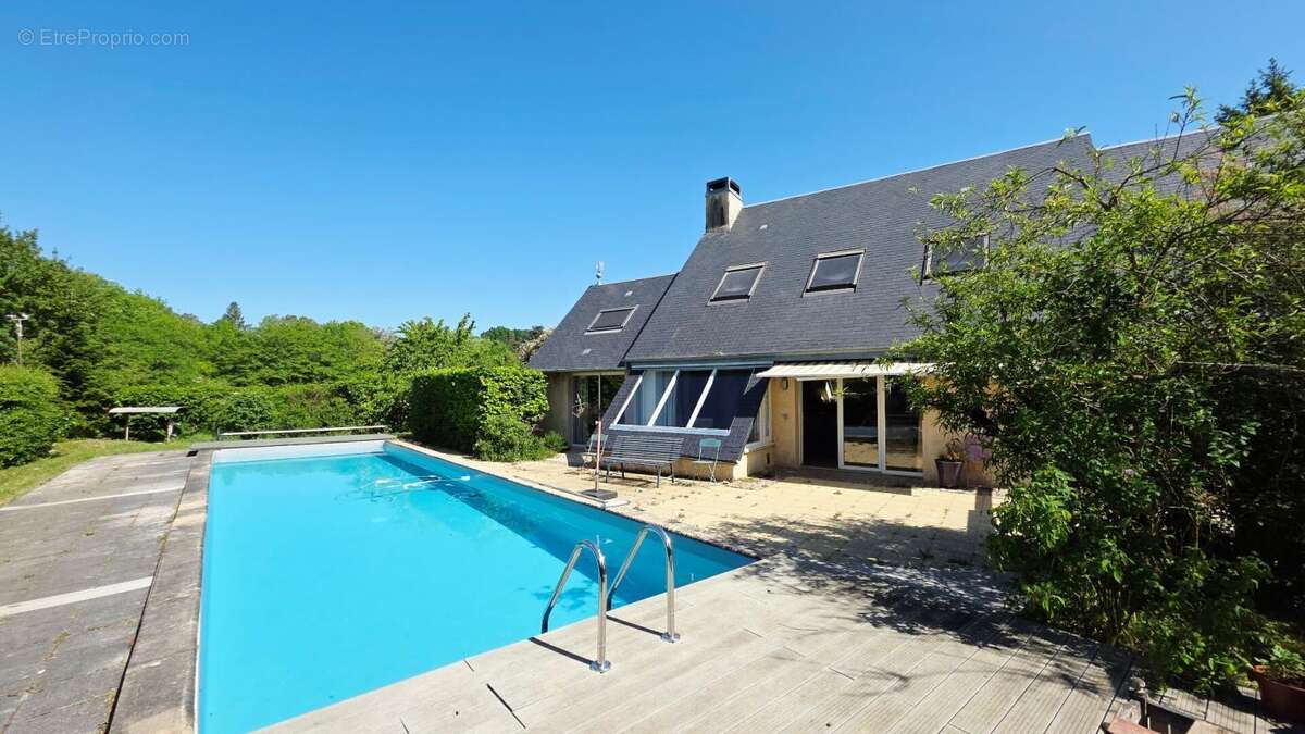 Maison 7 pieces 4 chambres piscine garages atelier - photo 18