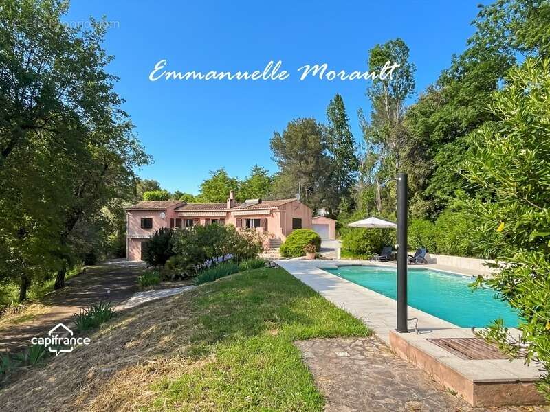 Maison à BAGNOLS-EN-FORET