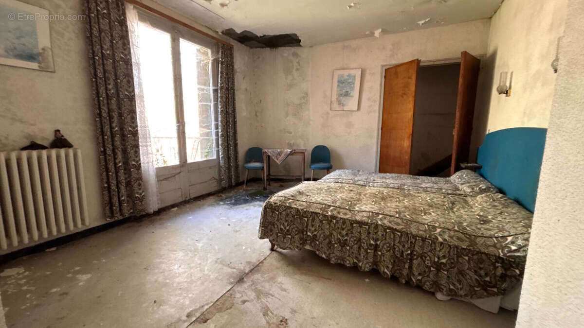 Maison à LATRONQUIERE