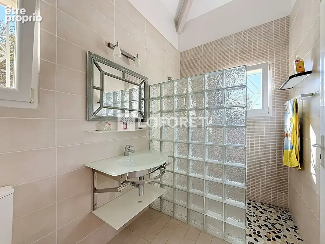 Le Montellier Maison familiale à vendre de 236 m² avec piscine et double garage - photo 21