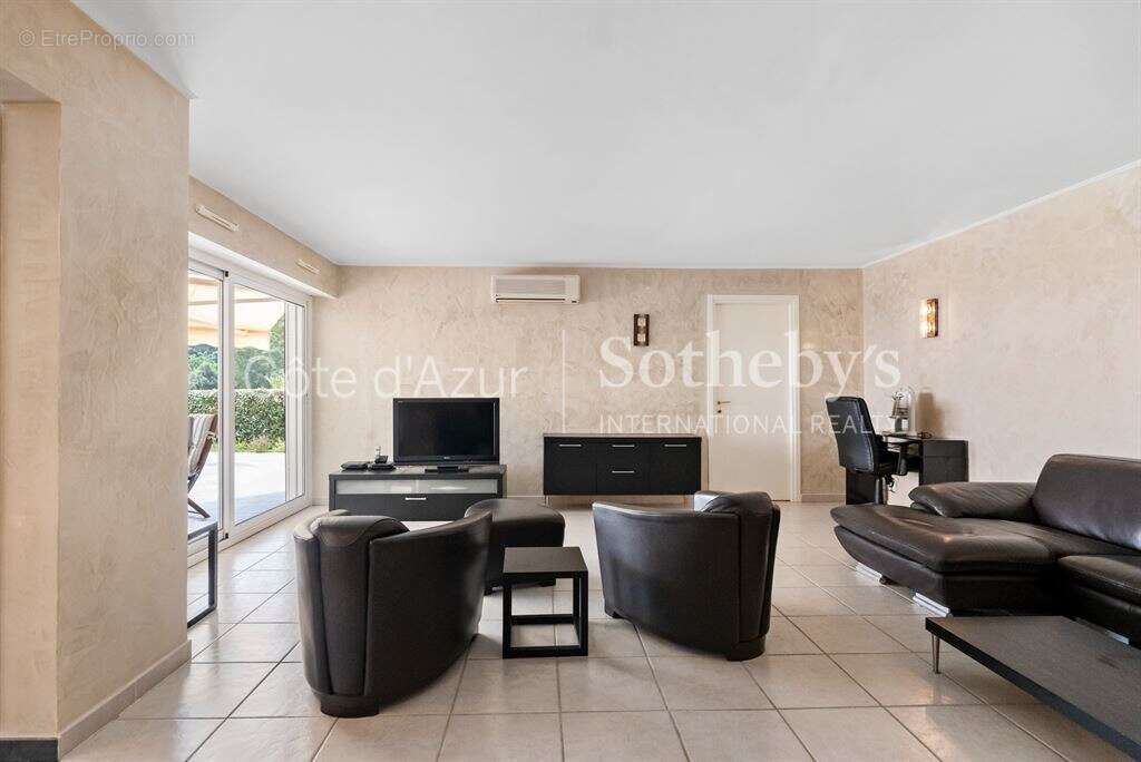 Appartement à MANDELIEU-LA-NAPOULE