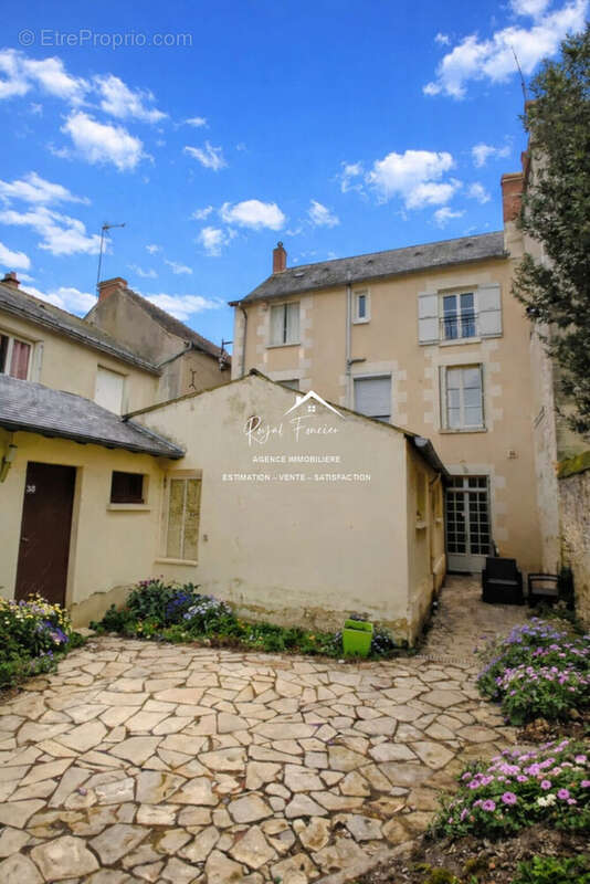 Maison d'habitation de 170 M2 hab  - Maison à DESCARTES