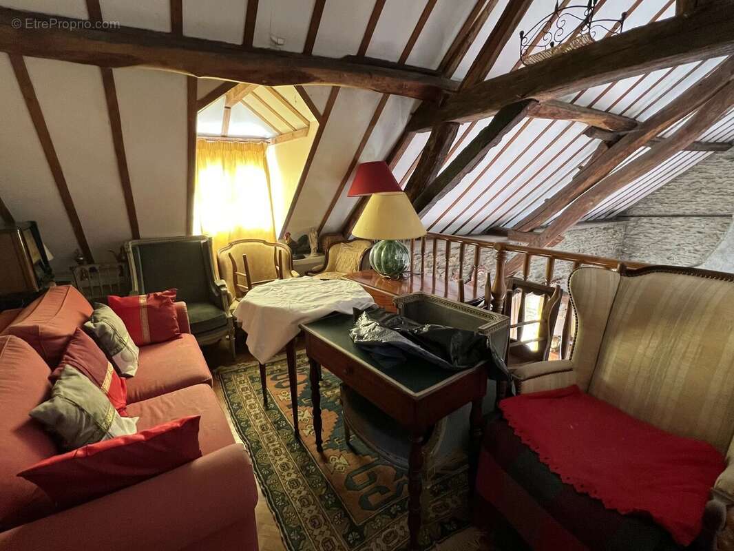Maison à VILLENEUVE-SAINT-SALVES