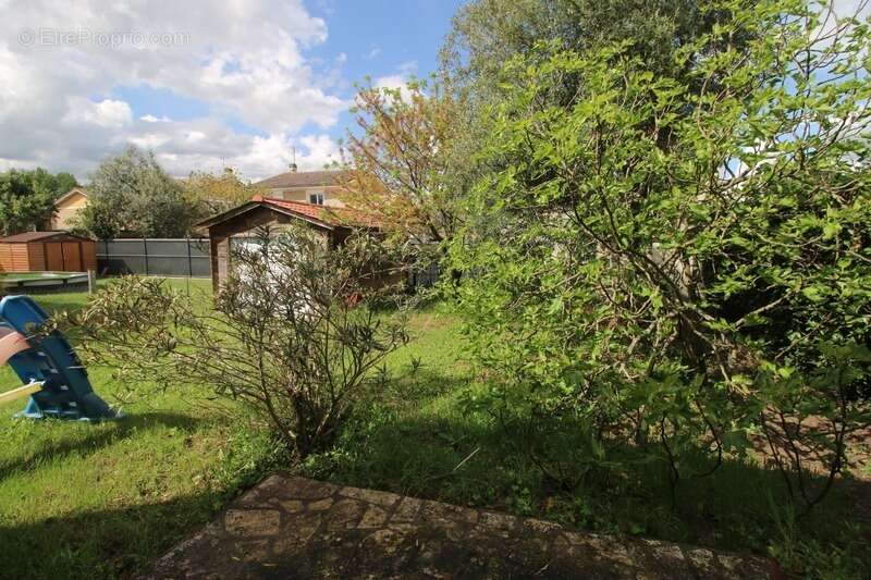 Maison à SAINT-SULPICE-DE-FALEYRENS