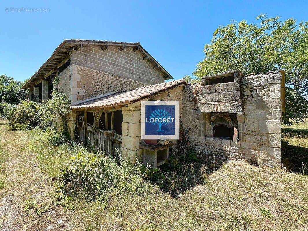 Maison à CHEVANCEAUX