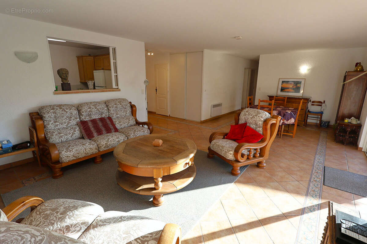 Maison à SAINT-CEZAIRE-SUR-SIAGNE