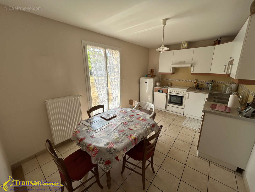 Maison à PUY-GUILLAUME