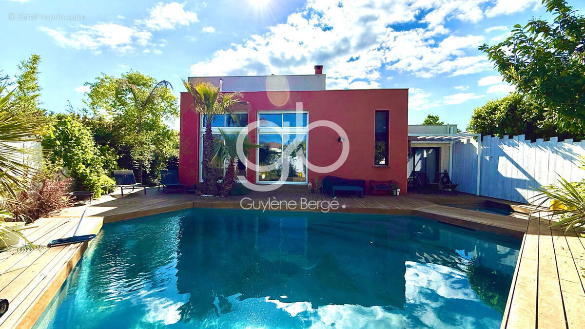 Villa T5 Moderne 140m2 Piscine Chauffée, Poêle à Bois - Le Crès 34920 - photo 15