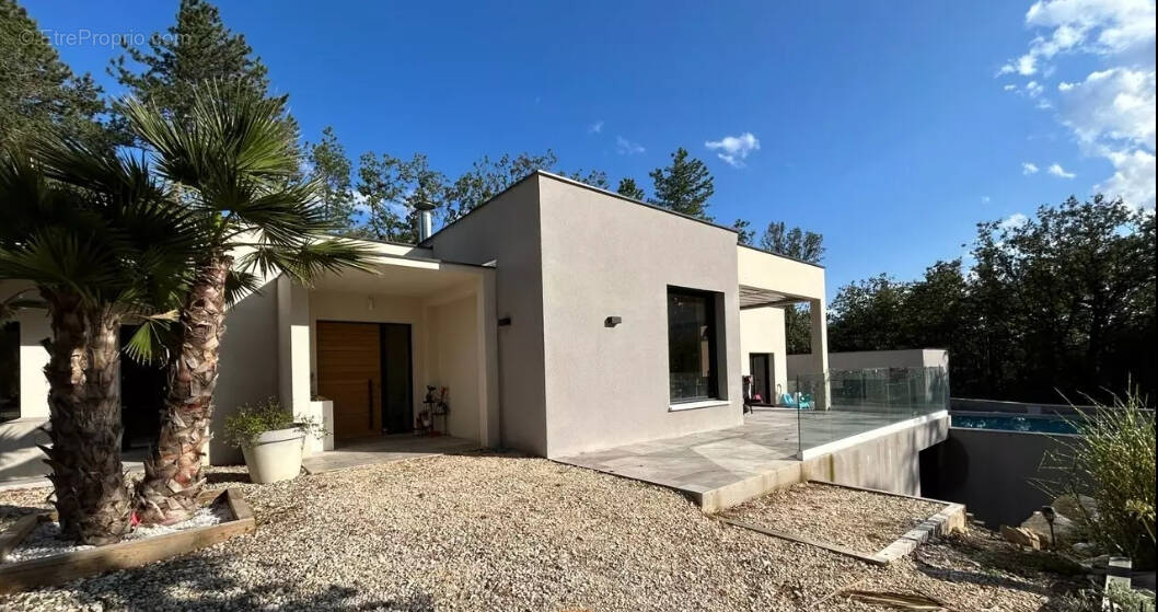 Maison à MONTELIMAR