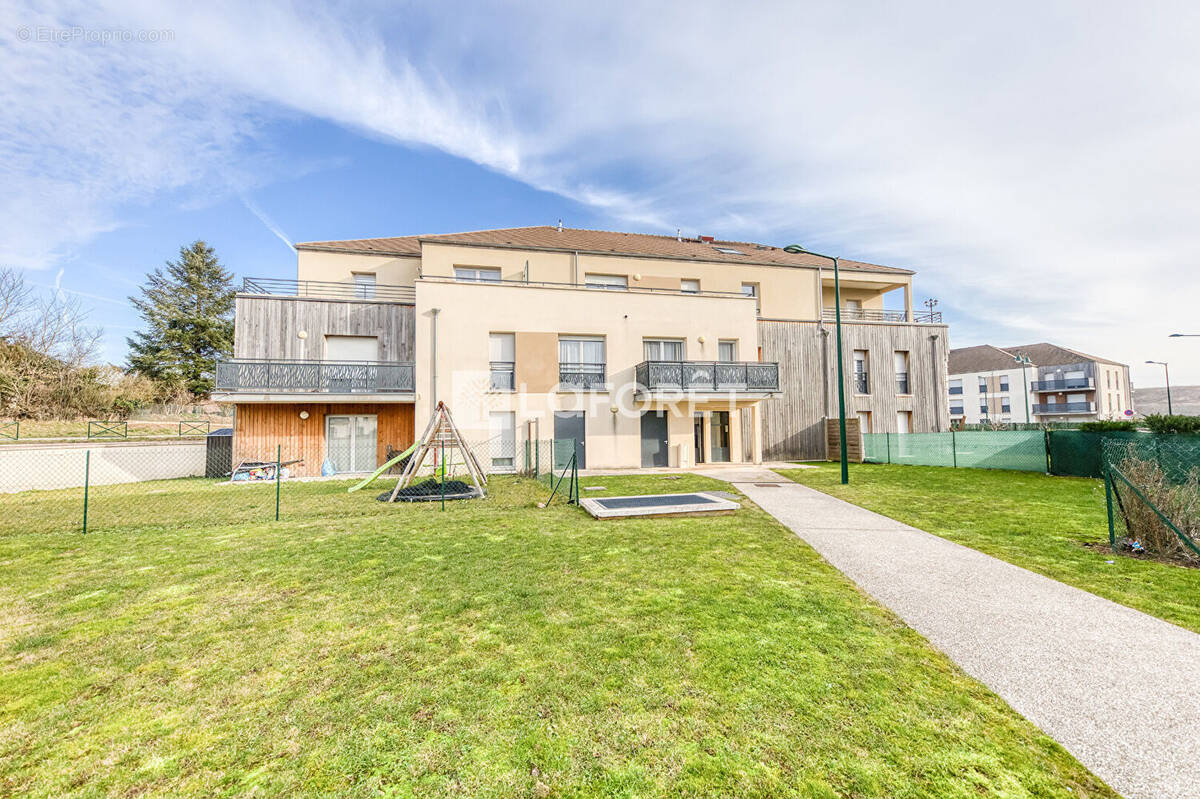 Appartement à VEMARS