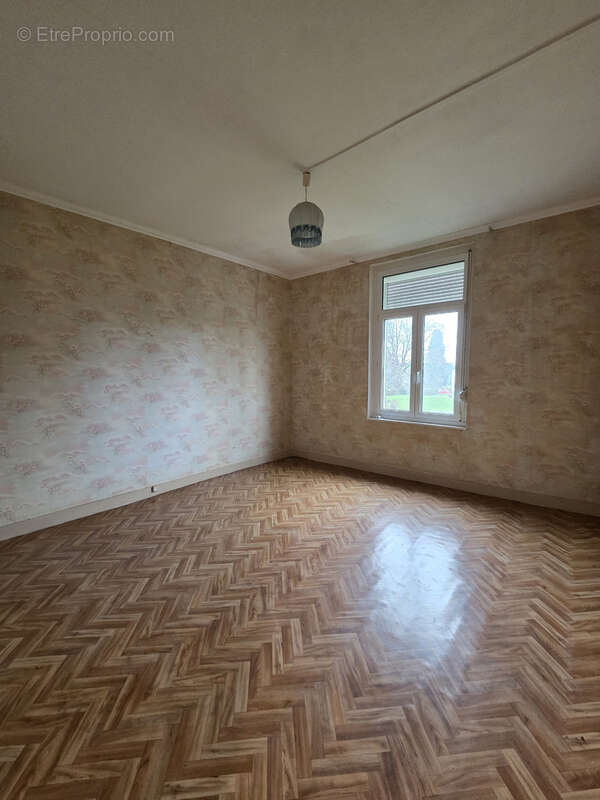 Maison à AULNOYE-AYMERIES