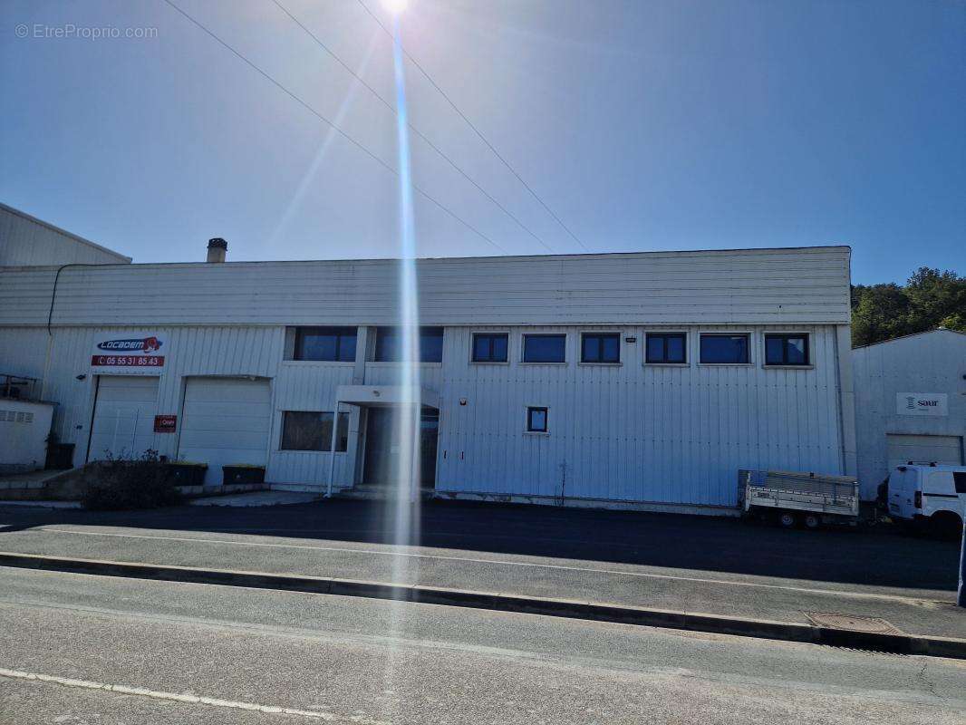 Commerce à TERRASSON-LAVILLEDIEU