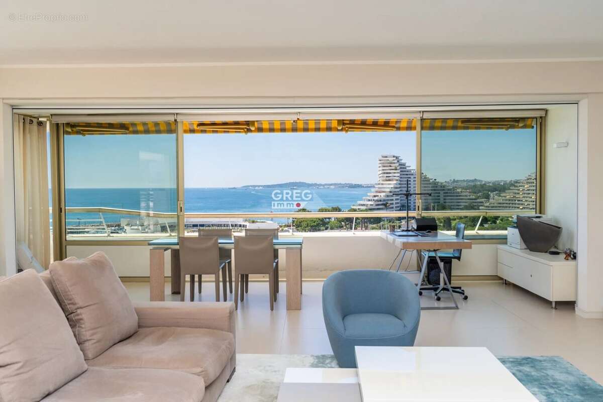 Appartement à VILLENEUVE-LOUBET