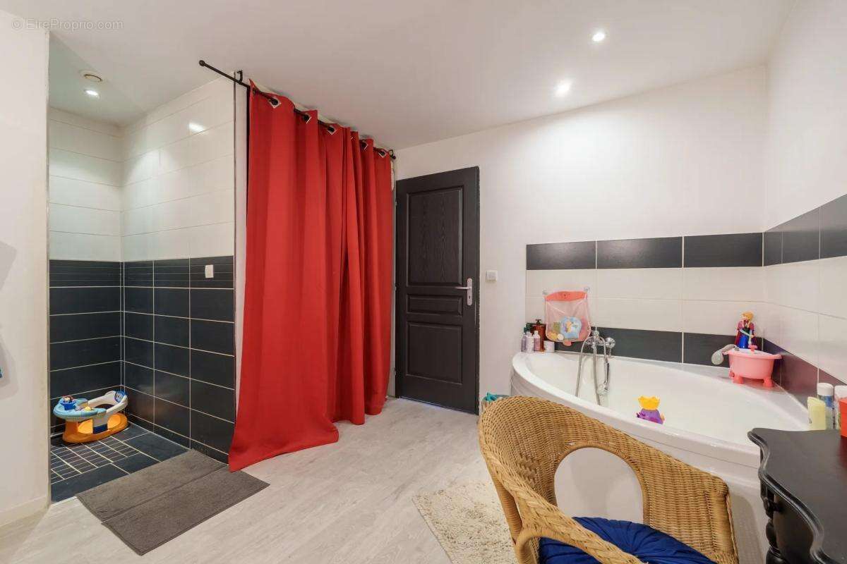 Atypique maison de village - photo 13