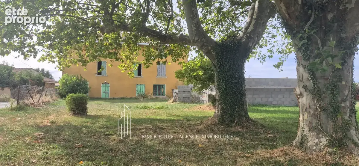 Ferme de caractère à rénover 400 m2 sur 2 850 m2 de terrain. IMMOCENTER BOURG DE PEAGE - photo 3