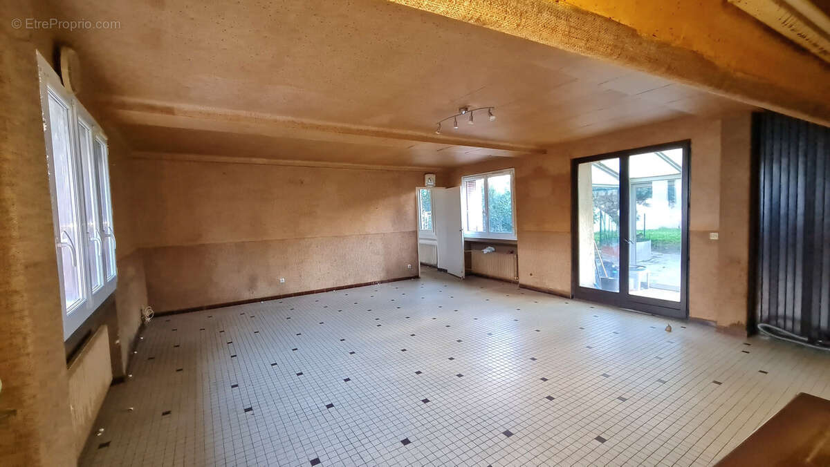 Maison à LES MOLIERES