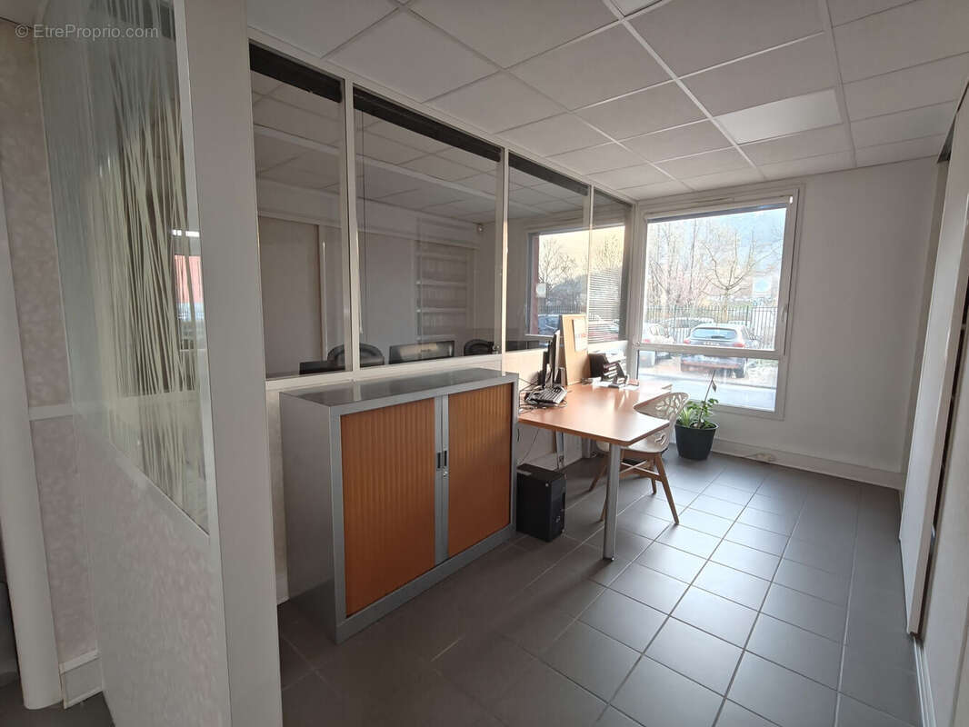 Commerce 120 m² à Brignais  - photo 5