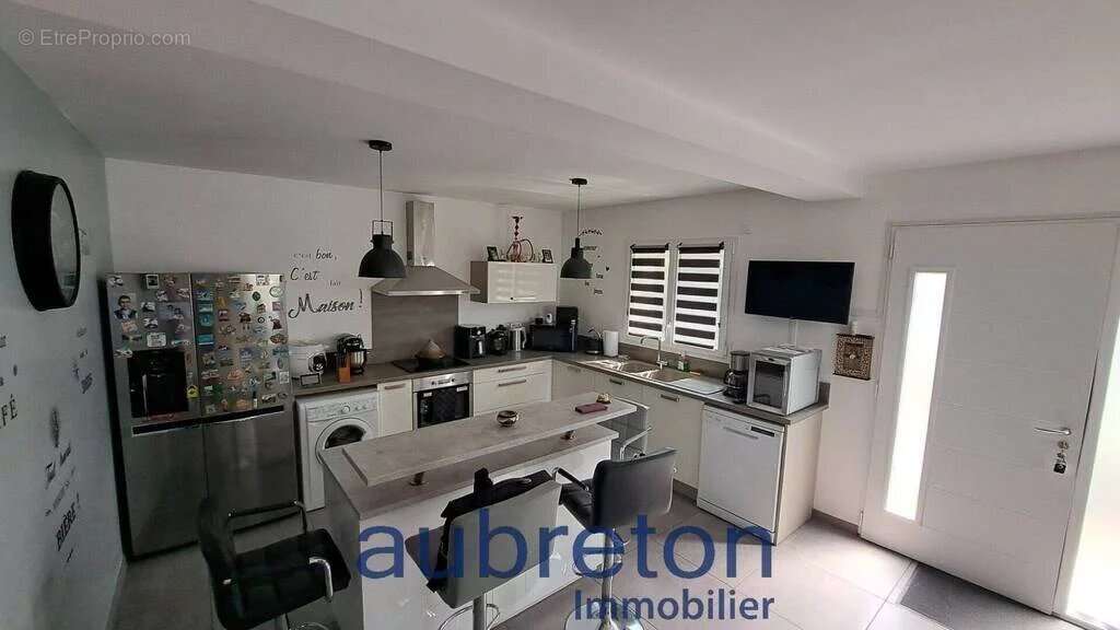 Maison à SAINT-CASSIEN