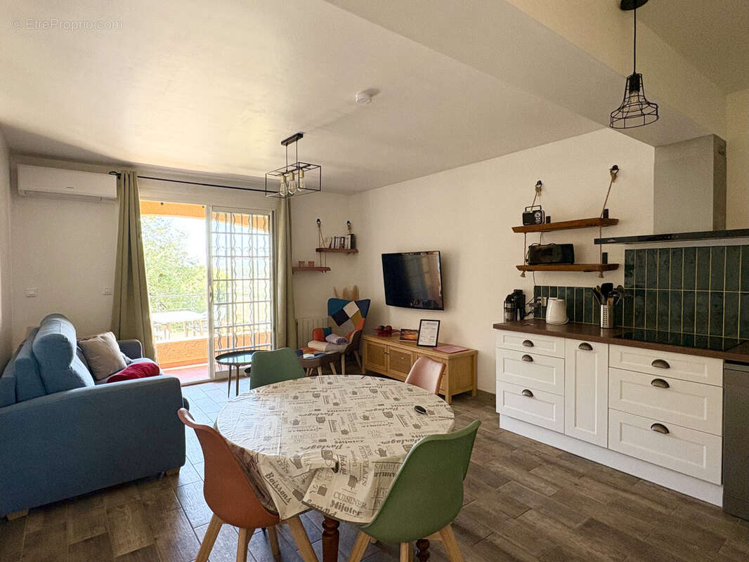 Appartement à SIX-FOURS-LES-PLAGES