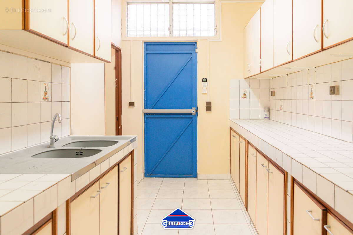 Commerce à FORT-DE-FRANCE