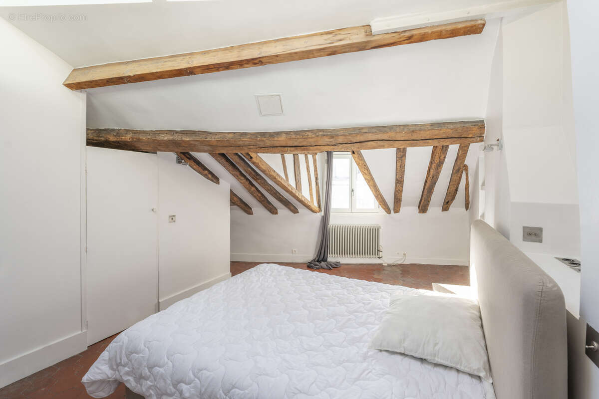 Appartement à PARIS-3E