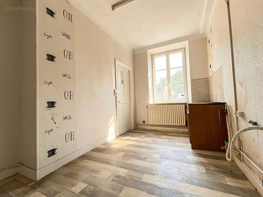 Immeuble avec 2 appartements et combles à Moutiers - 125 000 - photo 11