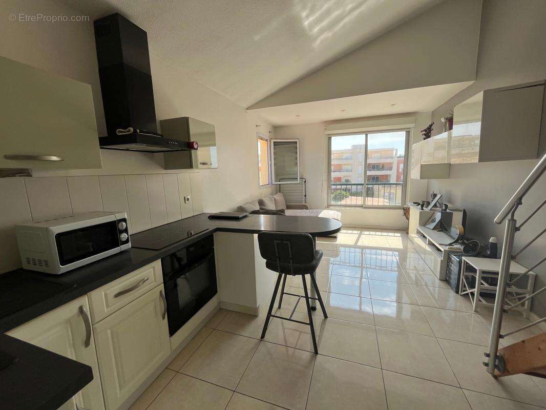Appartement à MEZE
