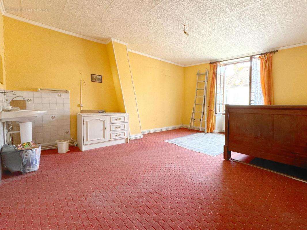 Maison à LA CHAPELLE-GAUTHIER