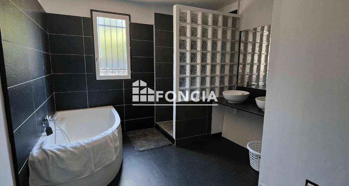 Maison à LA LONDE-LES-MAURES