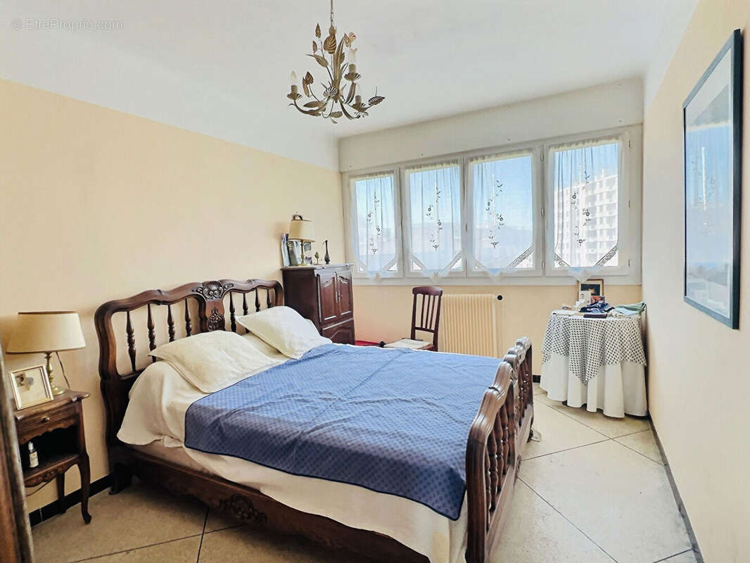 Appartement à MARSEILLE-14E