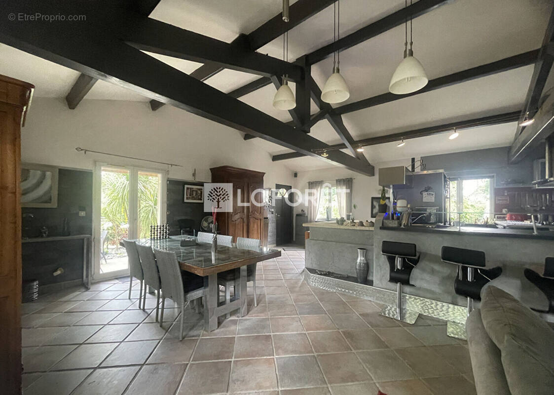 Maison à SAINT-GEORGES-DE-DIDONNE