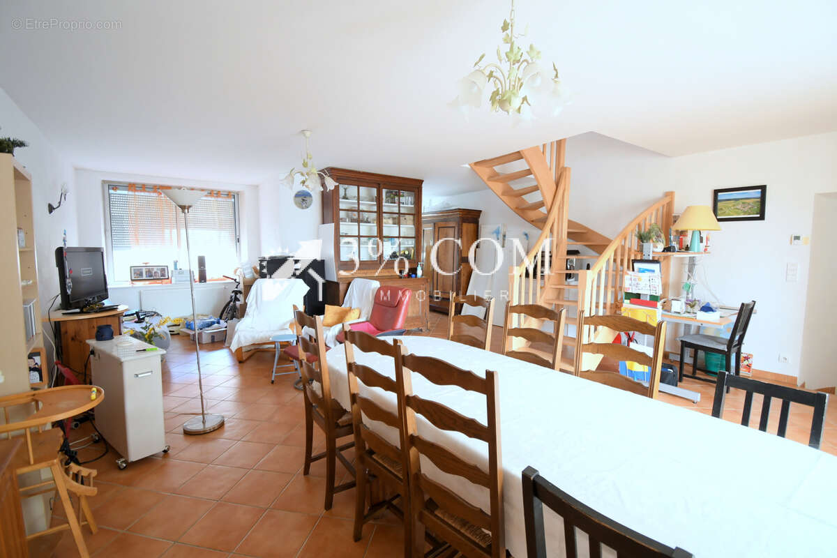 Maison à URUFFE