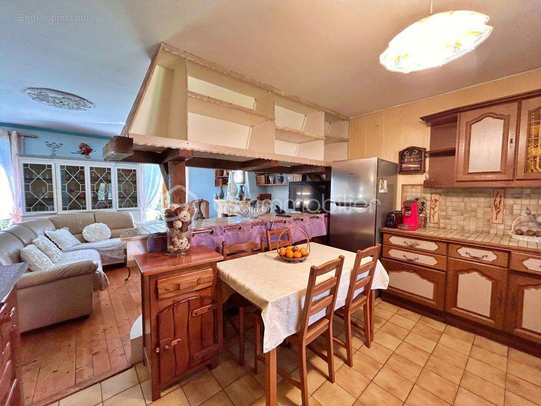 Maison à LES MESNULS